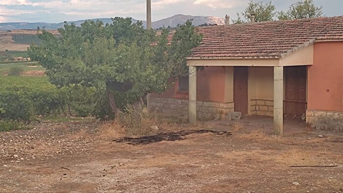 Casa quadrilocale in vendita in Menfi