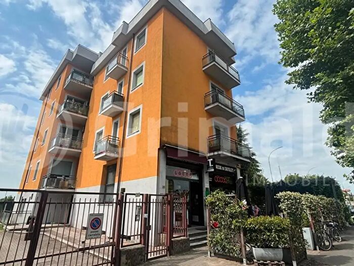 Appartamento quadrilocale in vendita in Viale Mazzini, Abbiategrasso