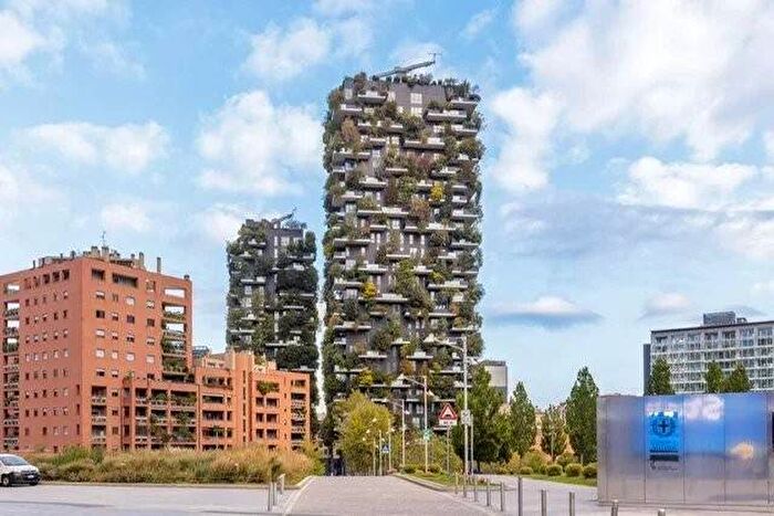 Appartamento trilocale in affitto in Via Gaetano de Castillia, Isola, Milano