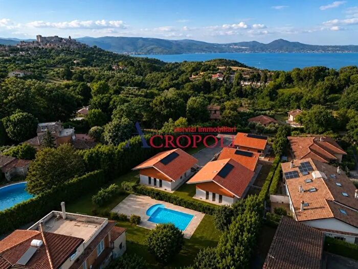 Casa quadrilocale in vendita in Via Quarto del Lago, Bracciano