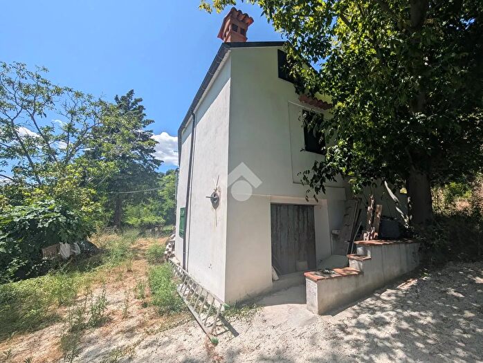 Casa trilocale in vendita in Via Provinciale, Montefiore Conca