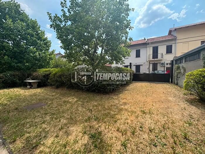Casa quadrilocale in vendita in Via Crema, Busto Arsizio