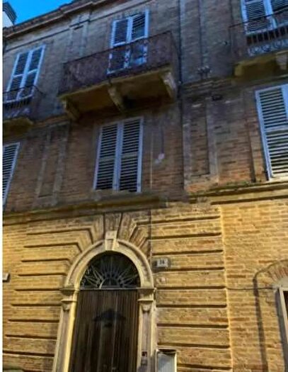 Casa con 5 locali in vendita in Via Giuseppe Garibaldi, Nereto