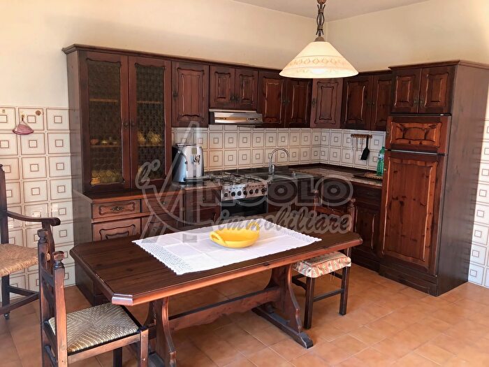 Appartamento con 6 locali in vendita in Stienta