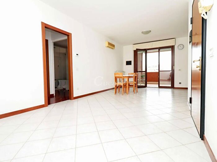 Appartamento bilocale in vendita in Via Poseidone, Roma