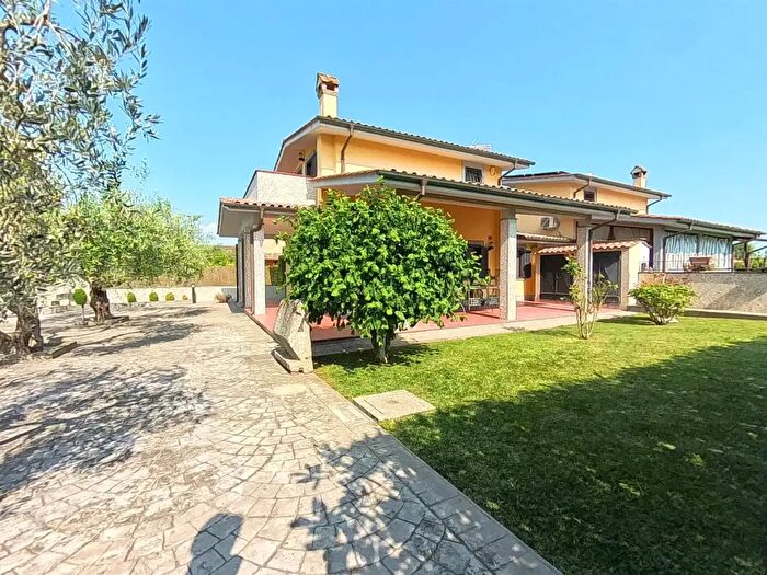 Casa trilocale in vendita in Via Genova, Fiano Romano