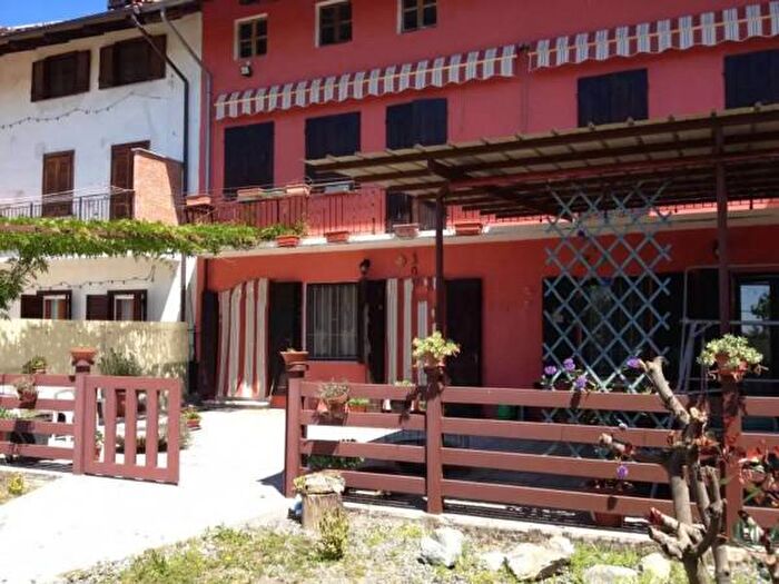 Casa quadrilocale in vendita in Via San Grato, Alice Castello