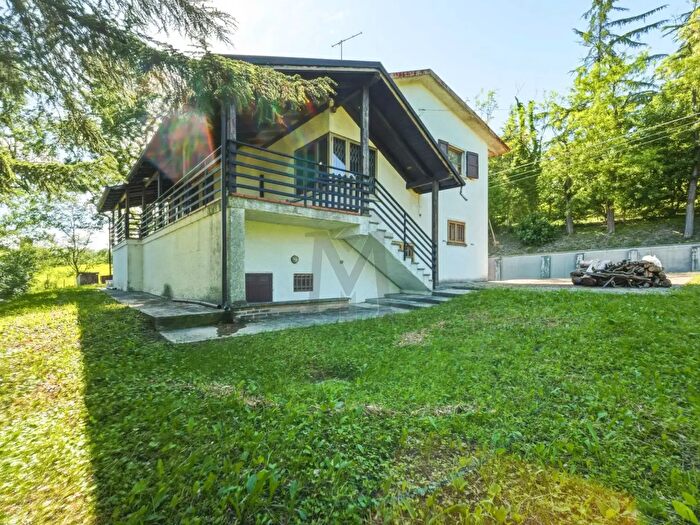 Casa con 6 locali in vendita in Villino Fontanelli, Viano