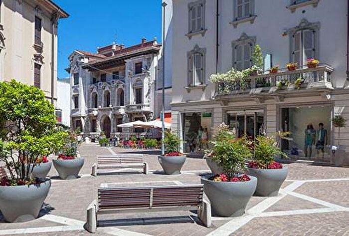 Appartamento quadrilocale in affitto in Via Alessandro Manzoni, Centro, Gallarate