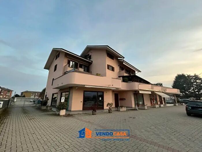 Appartamento trilocale in vendita in Via Alba, Castagnito