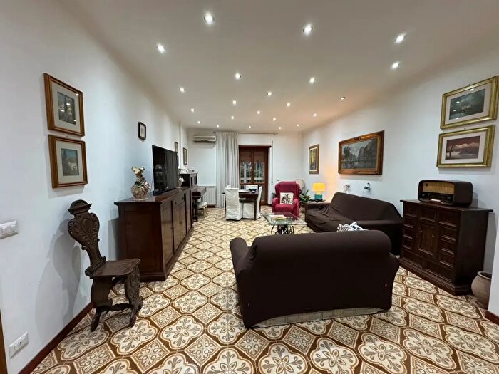 Appartamento con 5 locali in vendita in Via Carlo Giuseppe Gismondi, Roma
