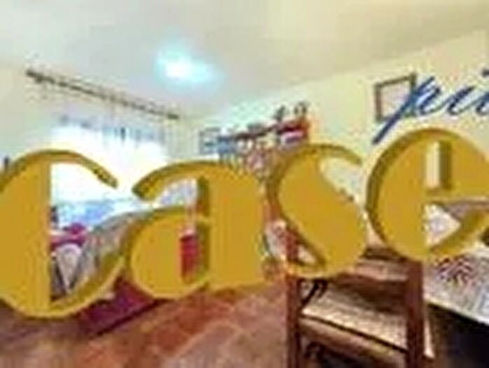 Appartamento con 7 locali in vendita in Camaiore