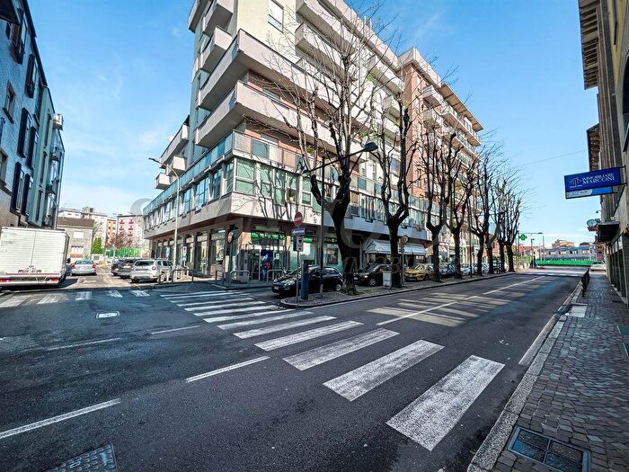 Appartamento trilocale in vendita in Corso Guglielmo Marconi, Seveso