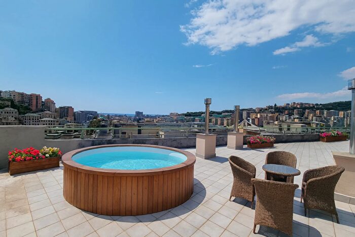 Appartamento con 5 locali in vendita in Viale Virginia Centurione Bracelli, Genova