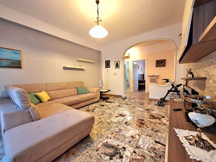 Appartamento trilocale in vendita in Via Alberto Scoto, Piacenza