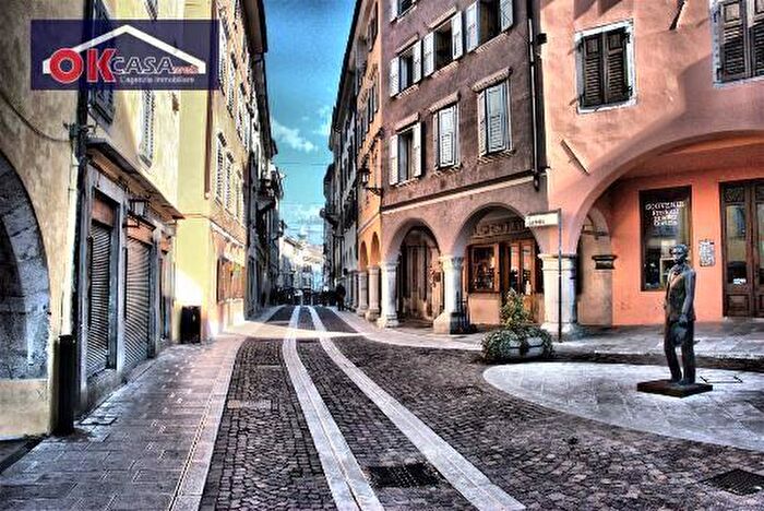 Appartamento con 10 locali in vendita in Via Rastello, Gorizia