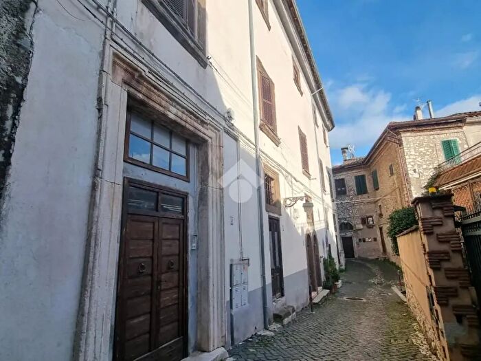 Appartamento trilocale in vendita in Via Lauri, Segni