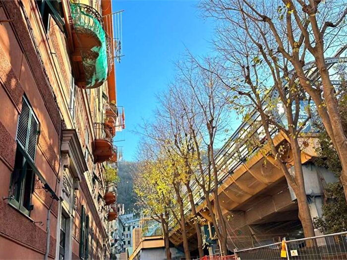 Appartamento quadrilocale in affitto in Via Benedetto Brin A, Certosa, Genova