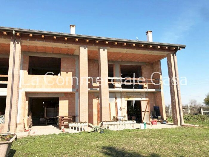 Casa con 5 locali in vendita in Scorze