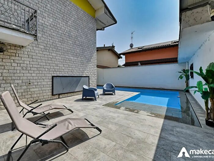 Casa quadrilocale in vendita in Via Leonardo da Vinci, San Zenone Al Lambro