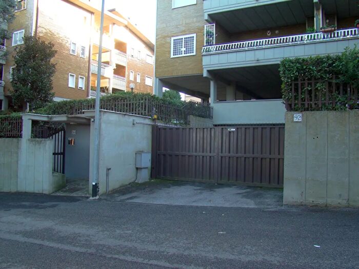 Appartamento in vendita in Via del Fontanile Nuovo, Roma