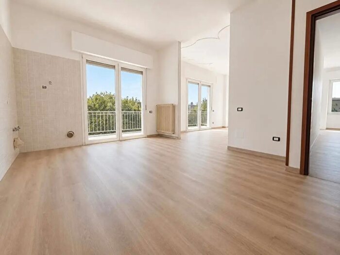 Appartamento con 5 locali in vendita in Via Canova Snc, Villanova Del Ghebbo