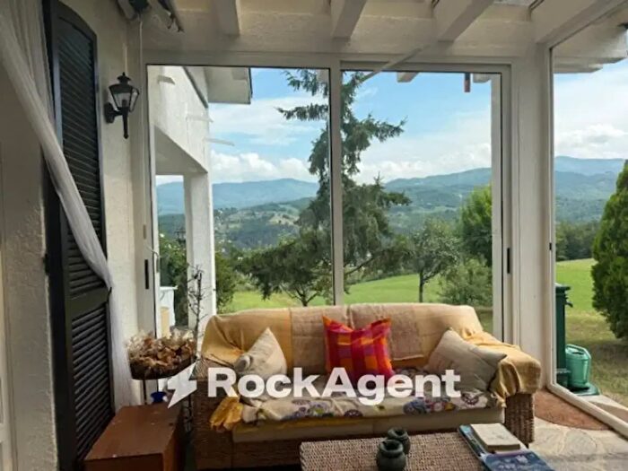 Casa con 6 locali in vendita in Borgo Val Di Taro