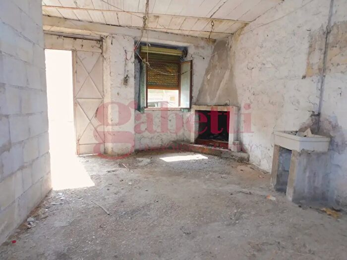 Casa quadrilocale in vendita in Via Quinto Vibio, Venafro