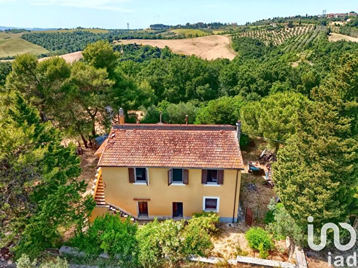Casa con 11 locali in vendita in Podere SantAlessandro, Volterra