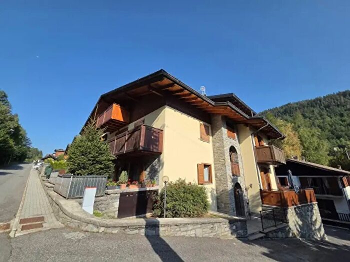 Appartamento trilocale in vendita in Via Europa, Aprica
