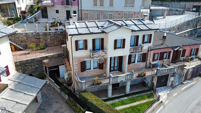 Casa con 5 locali in vendita in Via Saina, Bosco Chiesanuova