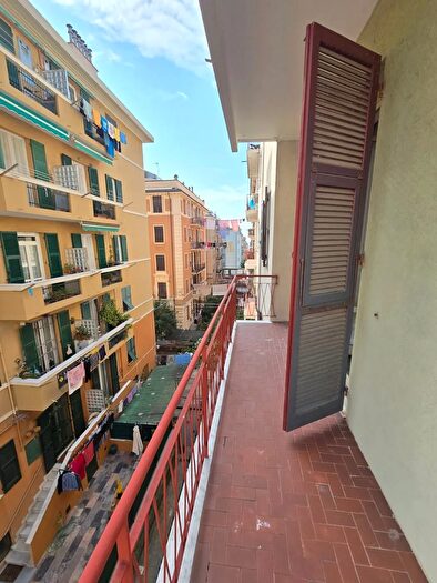 Appartamento con 5 locali in vendita in Via Galliano, Genova