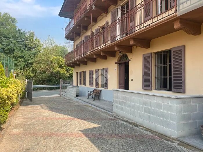 Casa con 9 locali in vendita in Fraz Montaldo, Mezzana Mortigliengo