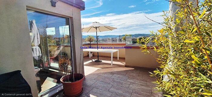 Appartamento con 6 locali in vendita in Via Gramsci, Pesaro