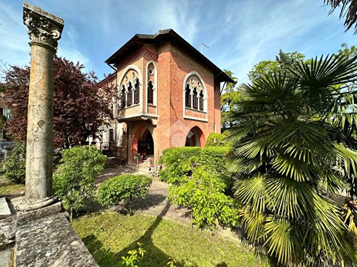 Casa quadrilocale in vendita in Via Sergio Devani, Tortona