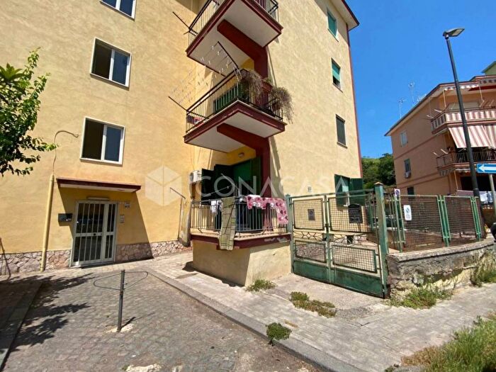 Appartamento trilocale in vendita in Traversa Miliscola, Arco Felice, Pozzuoli