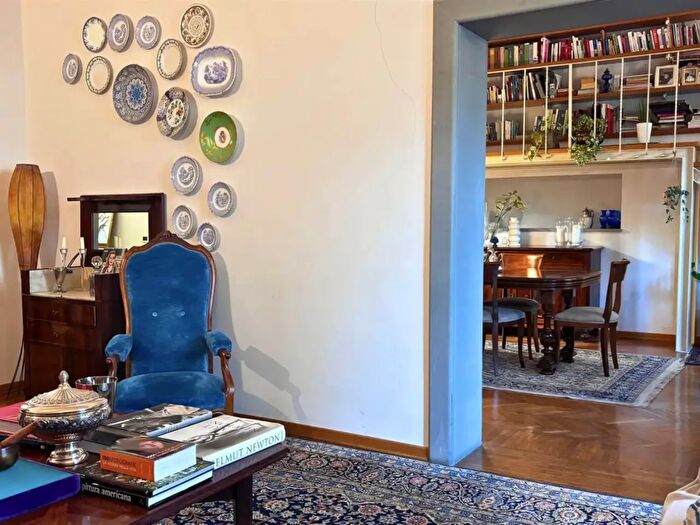 Appartamento con 8 locali in vendita in Firenze