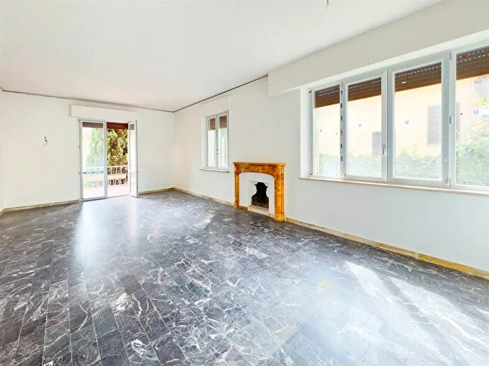 Appartamento con 5 locali in vendita in Firenze