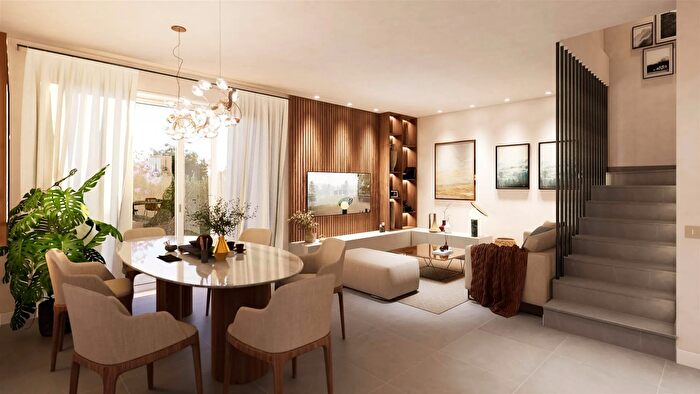 Casa con 5 locali in vendita in Cascina