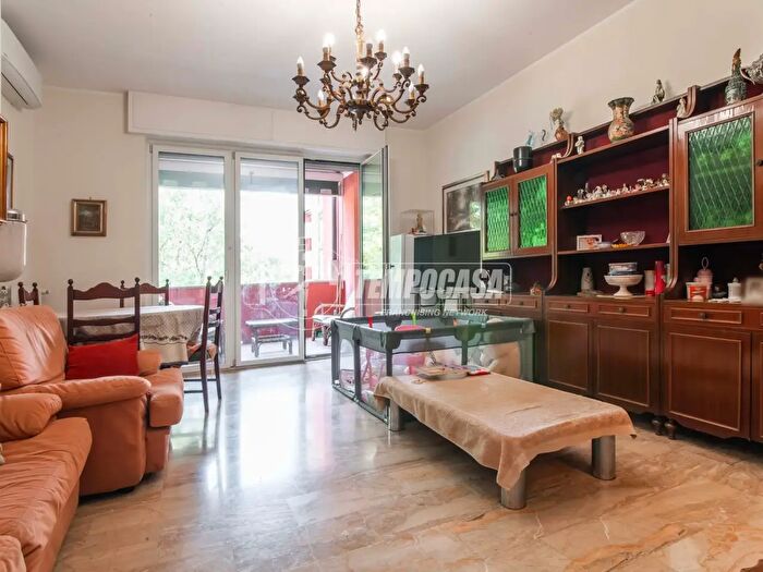 Appartamento trilocale in vendita in Via delle Camelie, Cusano Milanino
