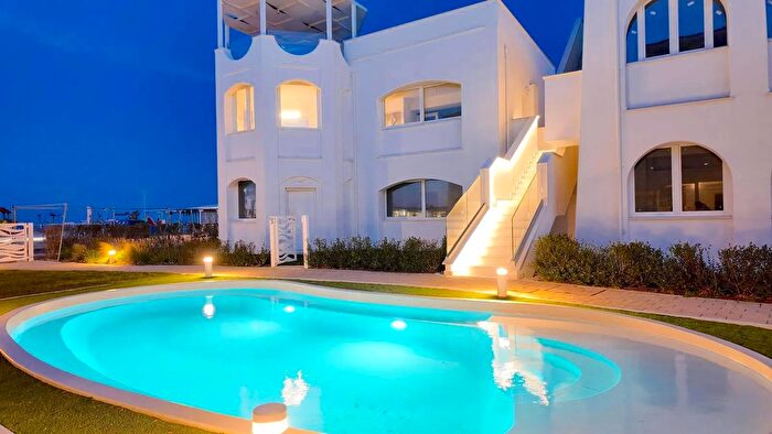 Appartamento con 5 locali in vendita in Via Litoranea Complesso Costa Conero, Numana