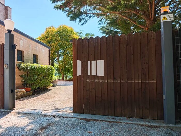 Casa con 10 locali in vendita in Cda ForcellaVia Nazionale Snc, Teramo