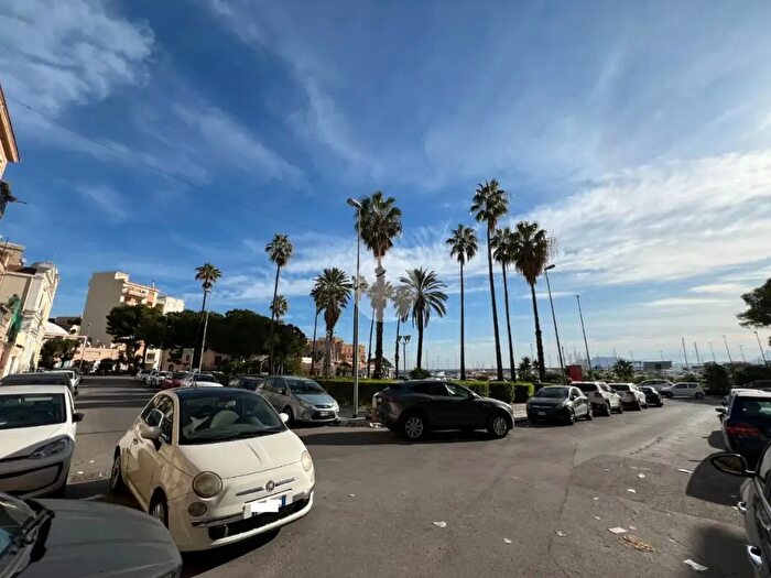 Appartamento quadrilocale in vendita in Piazza Acquasanta, Palermo