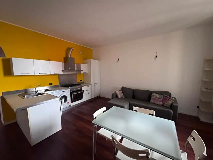 Appartamento bilocale in affitto in Via Monviso, Milano