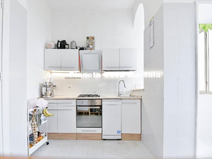 Appartamento con 5 locali in affitto in Via Messina e Orlando, Stagnone, Marsala