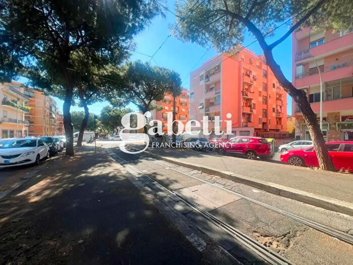 Appartamento bilocale in vendita in Piazza dei Gerani, Roma