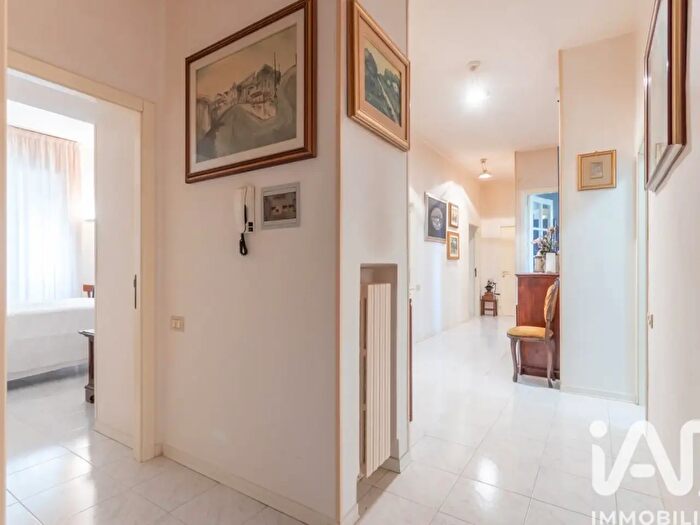 Appartamento con 5 locali in vendita in Via Severini, Macerata