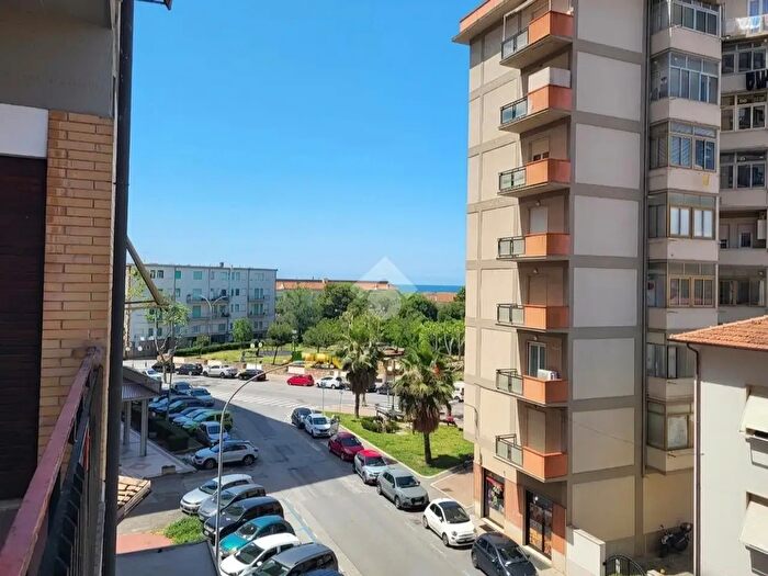 Appartamento quadrilocale in vendita in Via Manzoni, Follonica