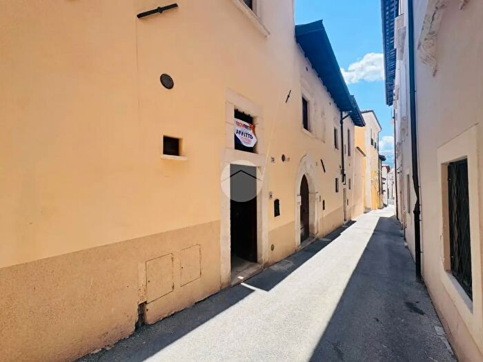 Appartamento monolocale in affitto in Via San Martino, L'Aquila