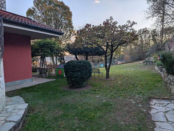 Appartamento con 5 locali in affitto in Via della Villa, Loranze